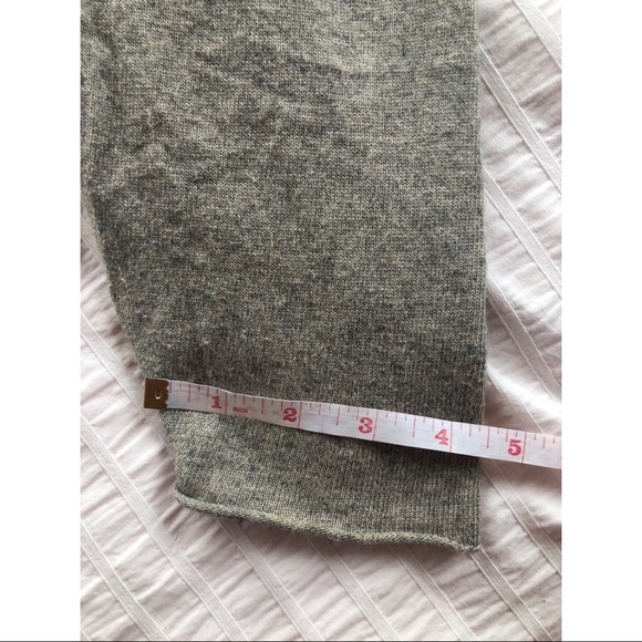 Oversized Shoulder Cut Out V-Neck Neutral Sweater - Picture 11 of 11